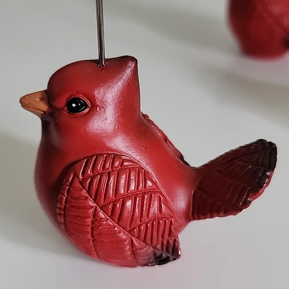 New 4 Cardnal Resin Bird Holiday Card Holder Set